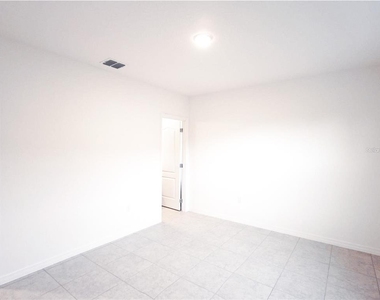 4428 Desert Rose Avenue - Photo Thumbnail 5