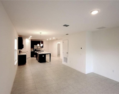 4428 Desert Rose Avenue - Photo Thumbnail 2