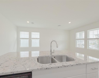 4630 Homestead Trail - Photo Thumbnail 9