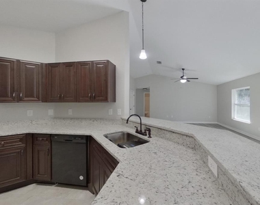 820 Marion Oaks Manor - Photo Thumbnail 8