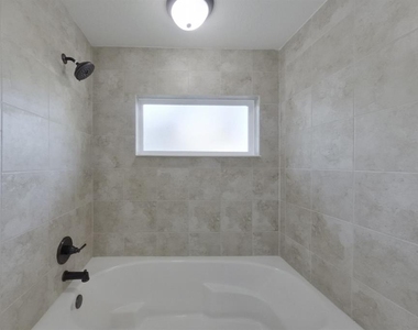 820 Marion Oaks Manor - Photo Thumbnail 13
