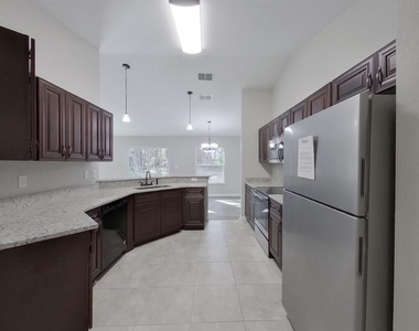 820 Marion Oaks Manor - Photo Thumbnail 10
