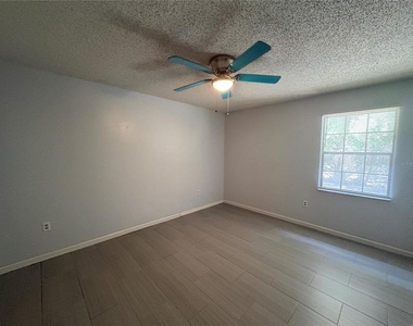 477 Garden Drive - Photo Thumbnail 10