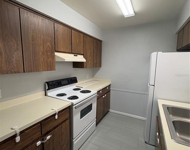 477 Garden Drive - Photo Thumbnail 5