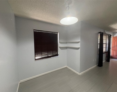 477 Garden Drive - Photo Thumbnail 4