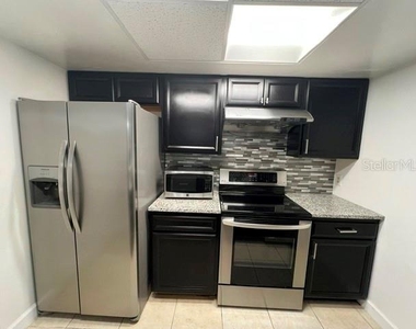 7200 Sw 8th Avenue - Photo Thumbnail 3