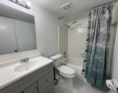 7200 Sw 8th Avenue - Photo Thumbnail 2