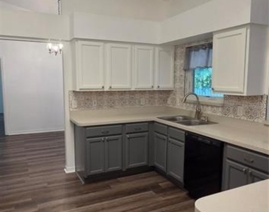 1419 Nw 89th Terrace - Photo Thumbnail 6
