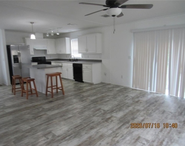 11719 Lake Drive - Photo Thumbnail 9