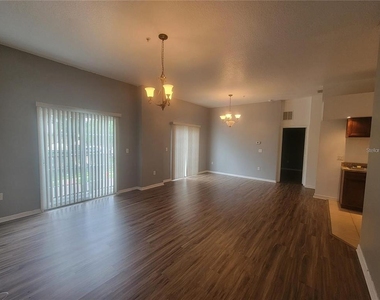1432 Broken Oak Drive - Photo Thumbnail 3