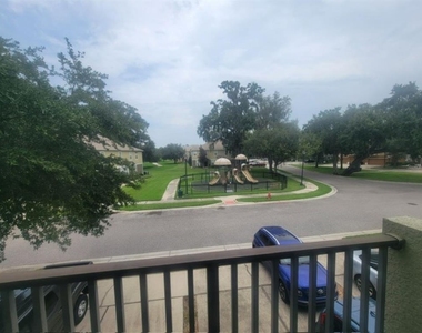 1432 Broken Oak Drive - Photo Thumbnail 18