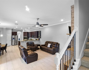 410 Sauvignon Way - Photo Thumbnail 17