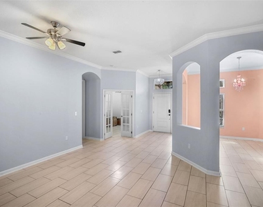 410 Sauvignon Way - Photo Thumbnail 5