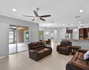 410 Sauvignon Way - Photo Thumbnail 11