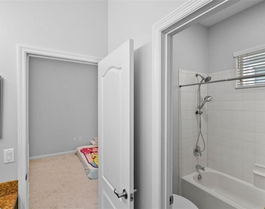 410 Sauvignon Way - Photo Thumbnail 24