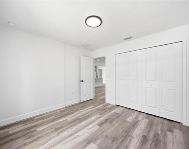 17180 Drayton Lane - Photo Thumbnail 22