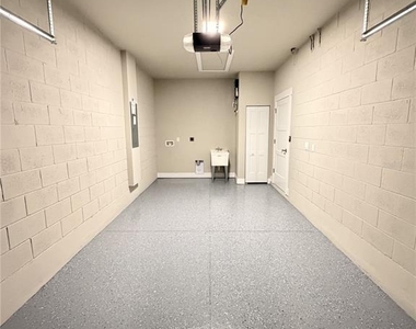 10a Lyons Place - Photo Thumbnail 17