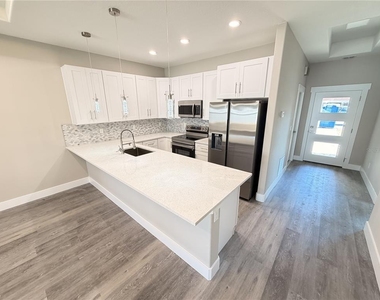 10a Lyons Place - Photo Thumbnail 3