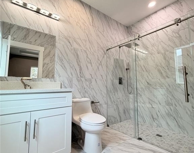 10a Lyons Place - Photo Thumbnail 10