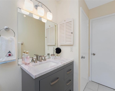 1720 Florence Avenue - Photo Thumbnail 32