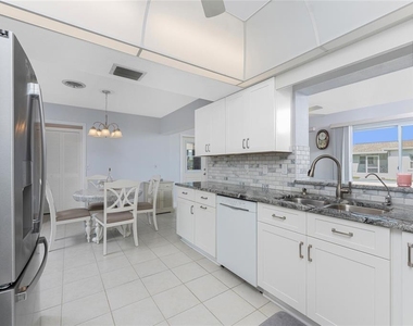 1720 Florence Avenue - Photo Thumbnail 14