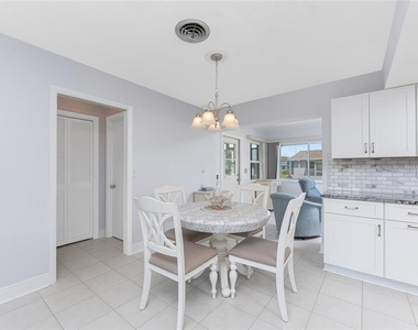 1720 Florence Avenue - Photo Thumbnail 8