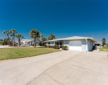 1720 Florence Avenue - Photo Thumbnail 41