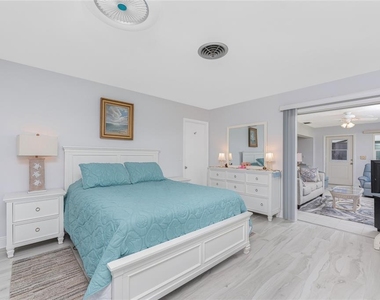 1720 Florence Avenue - Photo Thumbnail 30