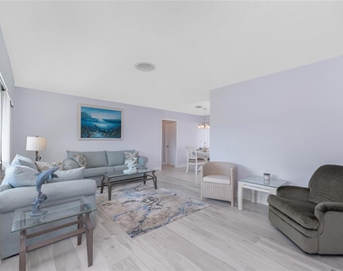 1720 Florence Avenue - Photo Thumbnail 3