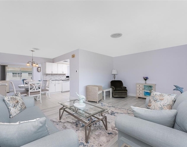 1720 Florence Avenue - Photo Thumbnail 6