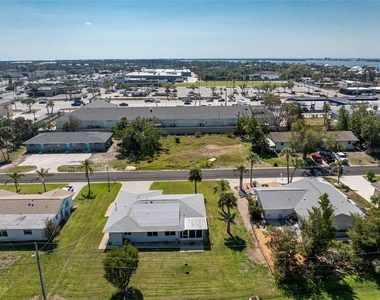 1720 Florence Avenue - Photo Thumbnail 50