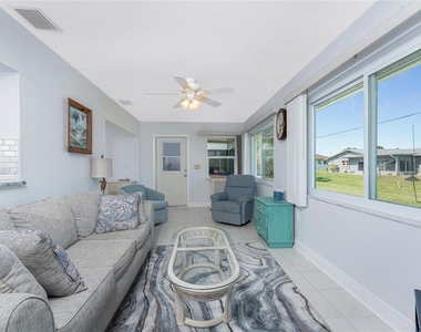 1720 Florence Avenue - Photo Thumbnail 19