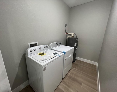12128 Henley Avenue - Photo Thumbnail 18