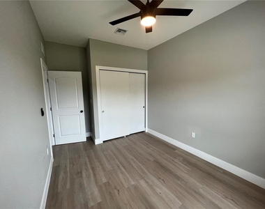 12128 Henley Avenue - Photo Thumbnail 7