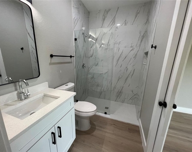 12128 Henley Avenue - Photo Thumbnail 16