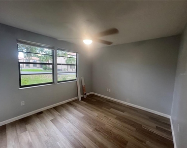 4022 Beaver Ln Ne - Photo Thumbnail 9