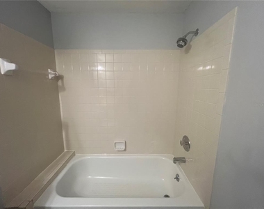 4022 Beaver Ln Ne - Photo Thumbnail 12