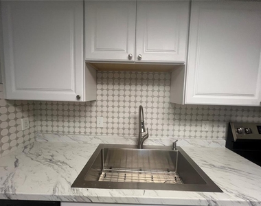4022 Beaver Ln Ne - Photo Thumbnail 7