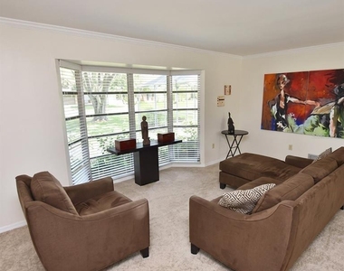 3926 Calliandra Drive - Photo Thumbnail 3