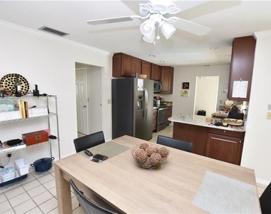 3926 Calliandra Drive - Photo Thumbnail 8