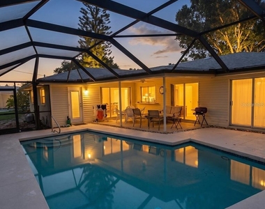 3926 Calliandra Drive - Photo Thumbnail 9