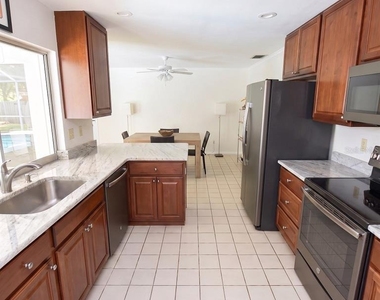 3926 Calliandra Drive - Photo Thumbnail 14