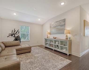 3092 Via Sienna Circle - Photo Thumbnail 16