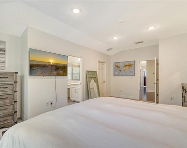 3092 Via Sienna Circle - Photo Thumbnail 21
