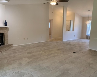 2193 Cork Oak Street E - Photo Thumbnail 7