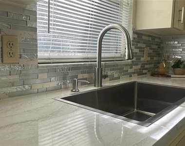 2193 Cork Oak Street E - Photo Thumbnail 15