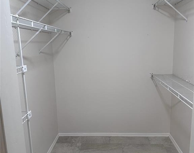 2193 Cork Oak Street E - Photo Thumbnail 19