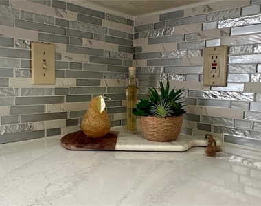 2193 Cork Oak Street E - Photo Thumbnail 16