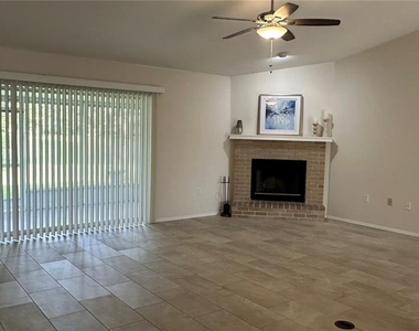 2193 Cork Oak Street E - Photo Thumbnail 5