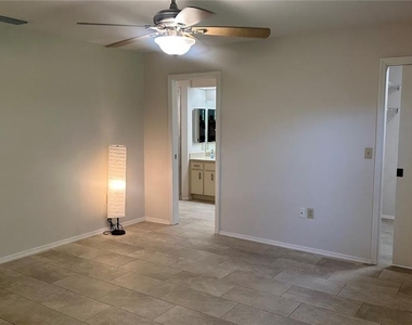 2193 Cork Oak Street E - Photo Thumbnail 17